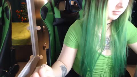 Snapshot of hentaishiing chatting on 09.24.25 Hentaishiing online show from 09.24.25