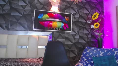 HERA online show from 01.05.25