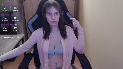 Snapshot of heraluna_ chatting on 01.16.25 HeraLuna  online show from 01.16.25