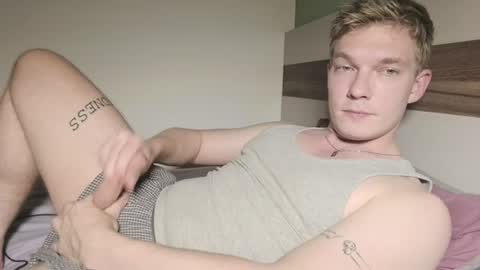 Snapshot of hercules__ chatting on 06.30.26 Gregblonde Alextattoo online show from 06.30.26