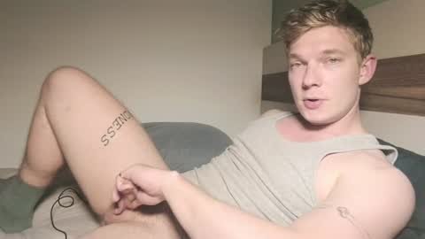 Snapshot of hercules__ chatting on 07.16.26 Gregblonde Alextattoo online show from 07.16.26