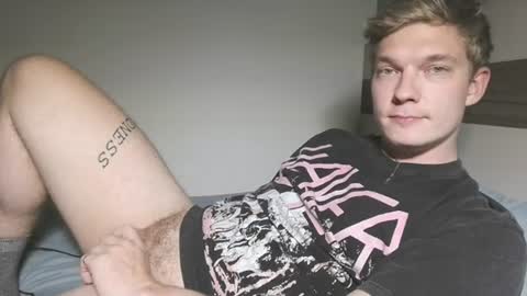 Snapshot of hercules__ chatting on 07.26.26 Gregblonde Alextattoo online show from 07.26.26