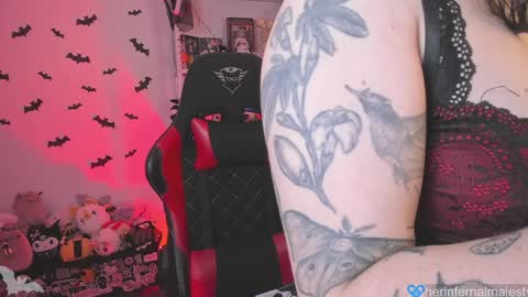 Snapshot of herinfernalmajesty chatting on 01.08.25 Marie online show from 01.08.25