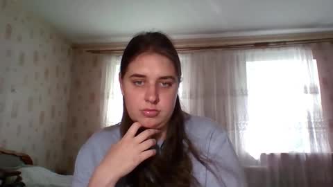 Snapshot of hess_luna_ chatting on 09.16.25 hess_luna_ online show from 09.16.25