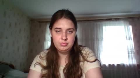 Snapshot of hess_luna_ chatting on 09.17.25 hess_luna_ online show from 09.17.25