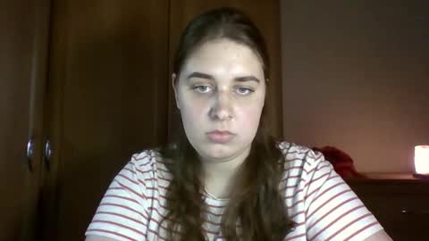 Snapshot of hess_luna_ chatting on 09.18.25 hess_luna_ online show from 09.18.25