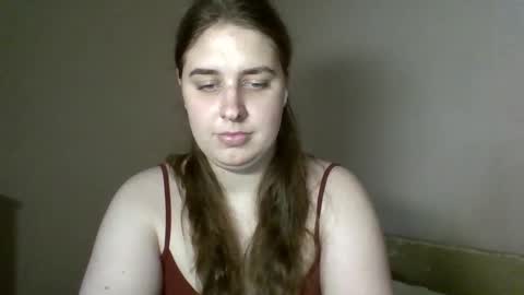 Snapshot of hess_luna_ chatting on 09.19.25 hess_luna_ online show from 09.19.25