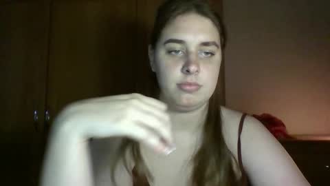 Snapshot of hess_luna_ chatting on 09.25.25 hess_luna_ online show from 09.25.25