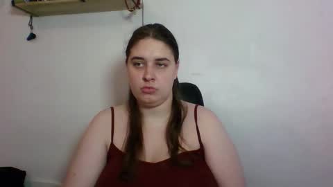 Snapshot of hess_luna_ chatting on 10.07.25 hess_luna_ online show from 10.07.25