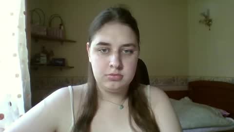 Snapshot of hess_luna_ chatting on 05.19.26 hess_luna_ online show from 05.19.26