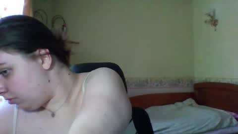 Snapshot of hess_luna_ chatting on 05.26.26 hess_luna_ online show from 05.26.26