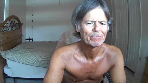 Snapshot of hewes1 chatting on 04.23.26 hewes1 online show from 04.23.26
