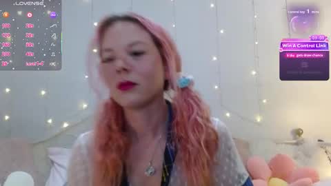 Snapshot of hexbunnie chatting on 04.05.26 hexbunnie online show from 04.05.26