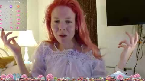 Snapshot of hexbunnie chatting on 04.16.26 hexbunnie online show from 04.16.26