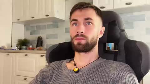 Snapshot of hey_arnold chatting on 11.13.25 Arnold online show from 11.13.25