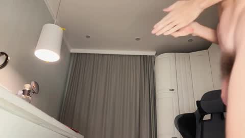 Snapshot of hey_arnold chatting on 11.19.25 Arnold online show from 11.19.25