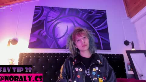 Snapshot of hey_noraly chatting on 05.11.26 Noraly online show from 05.11.26