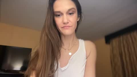 Snapshot of heyaliciabutler chatting on 11.02.25 HeyAlicia online show from 11.02.25