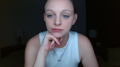 Snapshot of hi_cut_cutie chatting on 05.04.26 Paige online show from 05.04.26