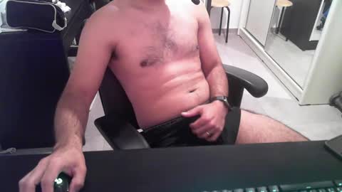 Snapshot of hi_im_chuck chatting on 01.22.25 hi_im_chuck online show from 01.22.25