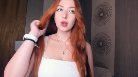 Snapshot of hidden_chaarm chatting on 09.22.25 Elisa online show from 09.22.25