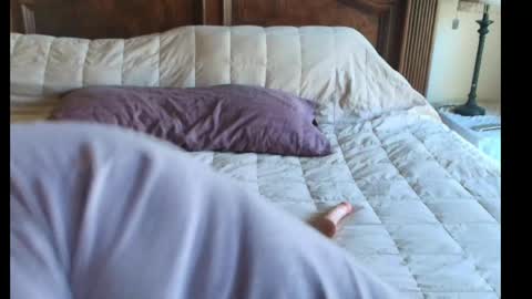 Snapshot of hidden_gold_milf chatting on 05.13.26 hidden_gold_milf online show from 05.13.26