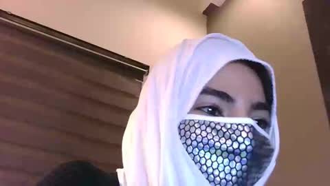 Snapshot of hijabi_girls chatting on 03.28.26 Hijabi Girls online show from 03.28.26