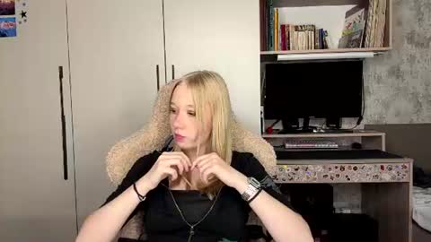 Snapshot of hilarianimocks chatting on 07.27.26 Emma online show from 07.27.26