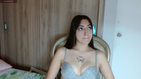 Snapshot of hilary__thompson chatting on 12.11.24 hilary thompson online show from 12.11.24