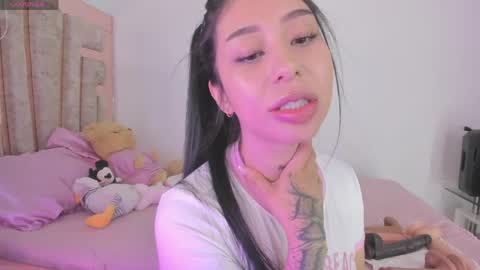 Snapshot of hilary_jones_22 chatting on 05.23.26 LUNA new account FOLLOW ME online show from 05.23.26