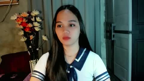 hilarymolly online show from 04.08.26