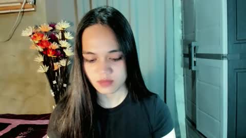 hilarymolly online show from 04.21.26