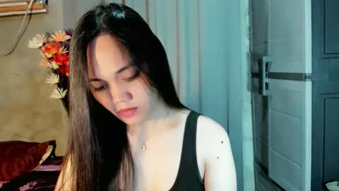 hilarymolly online show from 04.23.26