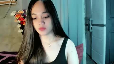hilarymolly online show from 04.24.26