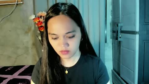 hilarymolly online show from 06.12.26