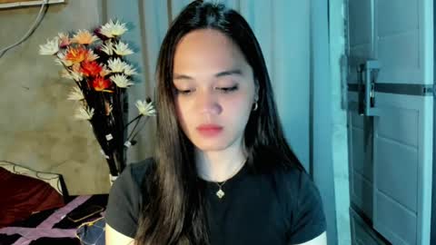 hilarymolly online show from 07.17.26