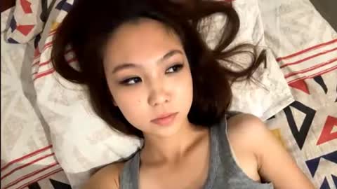 Snapshot of hillarynapenas chatting on 07.23.26 Yuna online show from 07.23.26