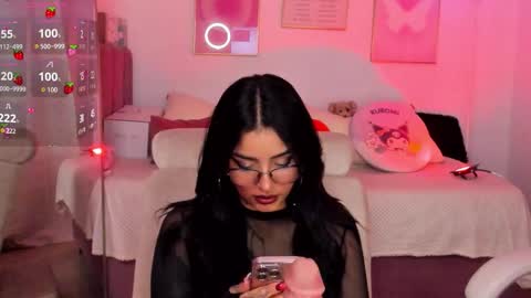  Karol  Independent Model online show from 09.28.25