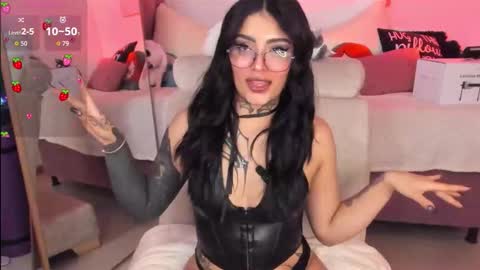  Karol  Independent Model online show from 10.14.25