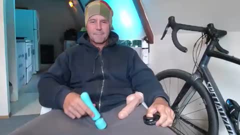 Hippie Jijm online show from 02.16.26