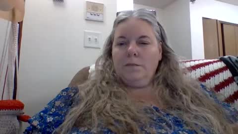 Snapshot of hippysnewhere chatting on 05.12.26 hippysnewhere online show from 05.12.26