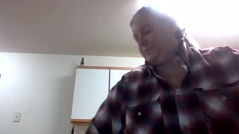 Snapshot of hippysnewhere chatting on 05.17.26 hippysnewhere online show from 05.17.26
