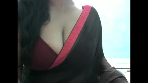 Snapshot of hisslust chatting on 09.29.25 hisslust online show from 09.29.25