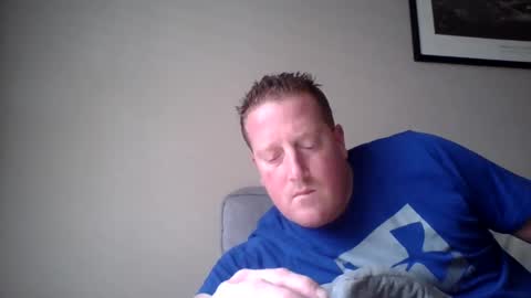 Snapshot of hockey258387 chatting on 01.04.25 THE MAN online show from 01.04.25