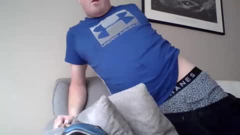 Snapshot of hockey258387 chatting on 02.12.25 THE MAN online show from 02.12.25