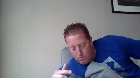 Snapshot of hockey258387 chatting on 03.11.25 THE MAN online show from 03.11.25