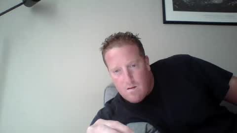 Snapshot of hockey258387 chatting on 09.28.25 THE MAN online show from 09.28.25