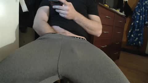 Snapshot of hockeyplayer206850 chatting on 12.06.24 Hockey Player online show from 12.06.24