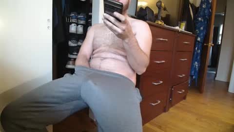 Snapshot of hockeyplayer206850 chatting on 12.10.24 Hockey Player online show from 12.10.24