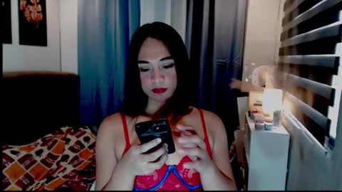 Snapshot of hoelymarie chatting on 05.04.26 hoelymarie online show from 05.04.26
